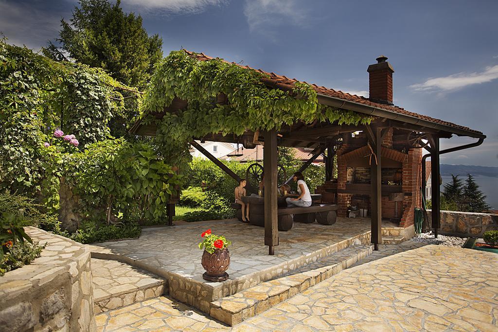 Apartments Petricic With Swimming Pool Ičići Buitenkant foto