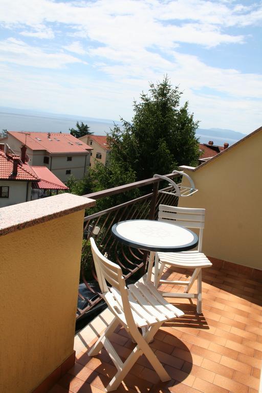 Apartments Petricic With Swimming Pool Ičići Buitenkant foto